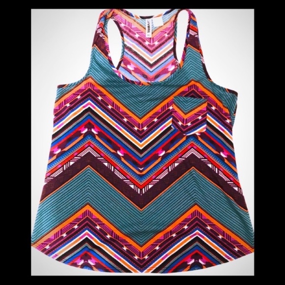 Wurl Aztec Design Tank - Picture 2 of 6